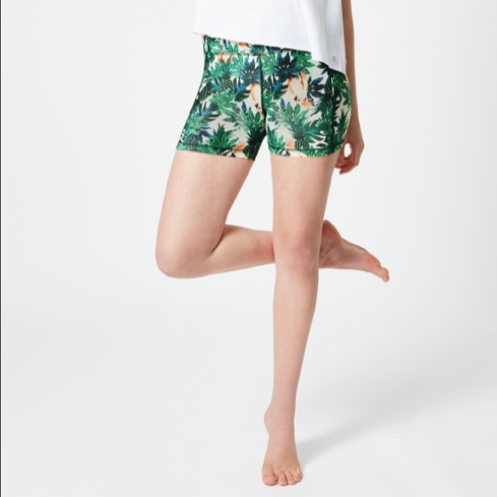 Sweaty Betty Tropical Print Contour Shorts!